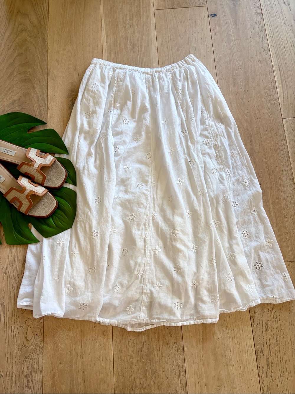 Anthropologie Velvet Graham and Spencer White Eyelet Midi Skirt lined pockets